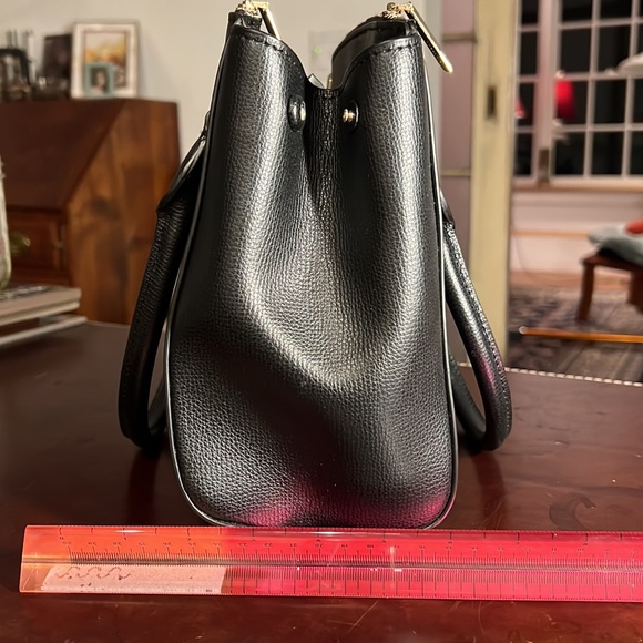 Kate Spade small satchel like new condition - Picture 2 of 4